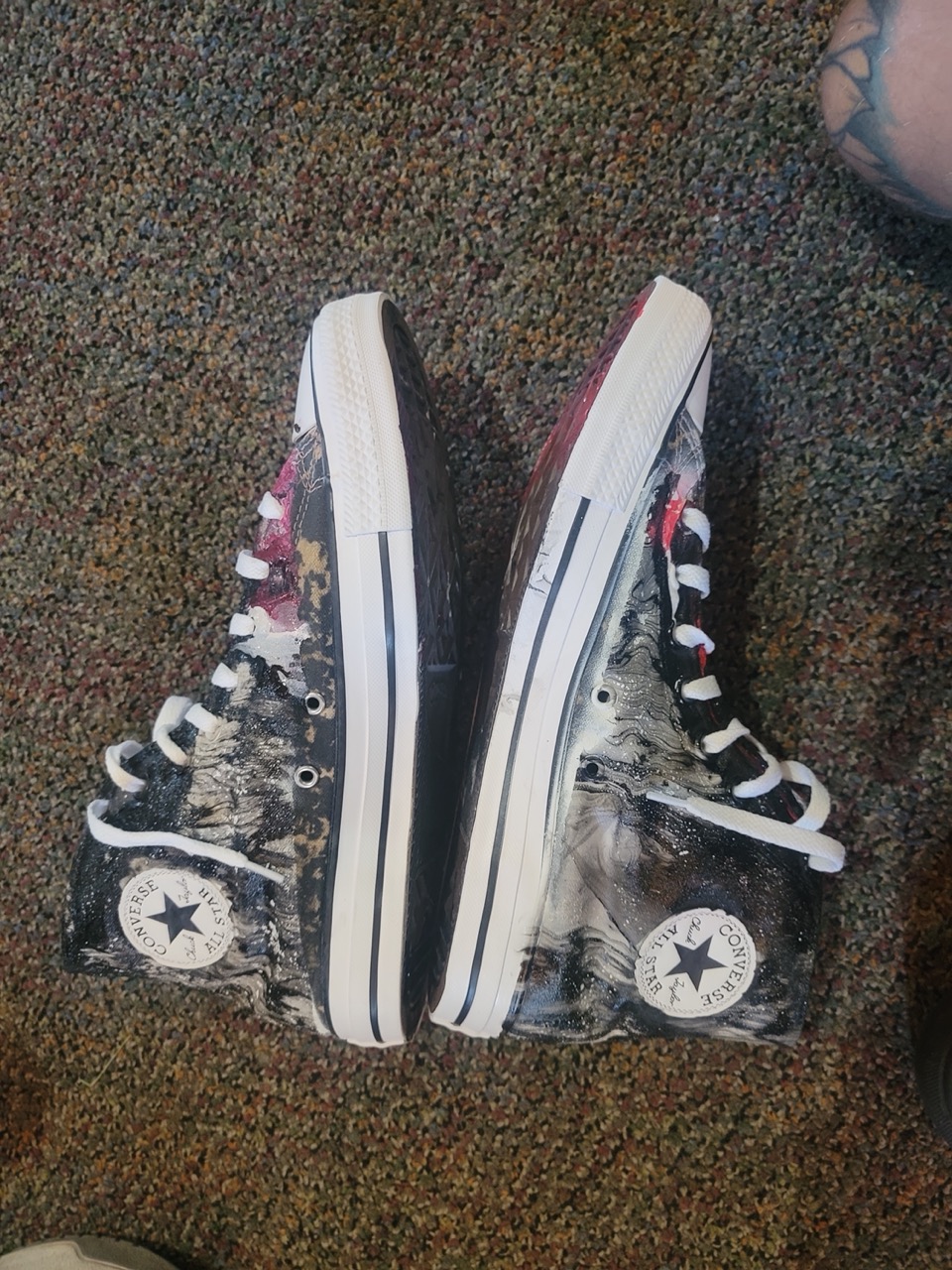 Paint splatter converse diy by me  Converse diy, Diy shoes, Black shoe  paint
